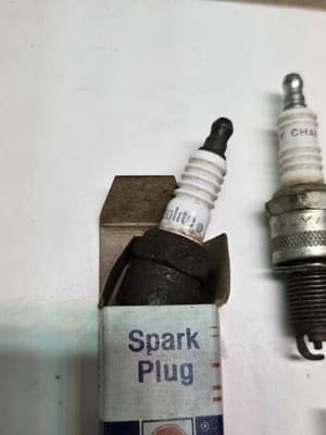Vintage Antique Collectable Mixed Lot Of 16 Spark Plugs AUTO LITE AC CHAMPION - Thumbnail 4