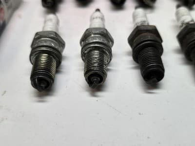 Vintage Antique Collectable Mixed Lot Of 16 Spark Plugs AUTO LITE AC CHAMPION - Thumbnail 2