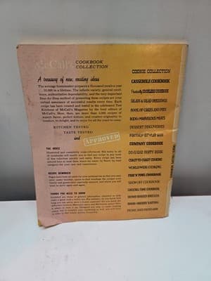 1965 Vintage "McCall's Index & Recipe Reminder" Book - Thumbnail 3