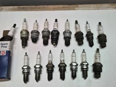 Vintage Antique Collectable Mixed Lot Of 16 Spark Plugs AUTO LITE AC CHAMPION - Thumbnail 6