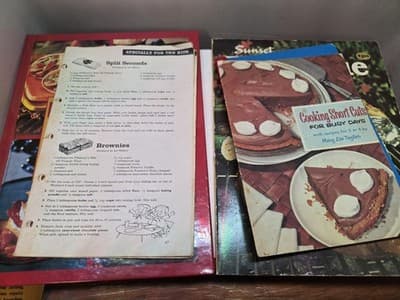 Lot Of 11 Assorted Vintage And Modern Cookbooks - Thumbnail 5