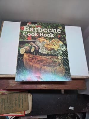Lot Of 11 Assorted Vintage And Modern Cookbooks - Thumbnail 13