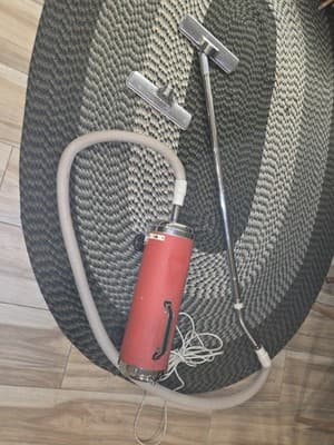 Working Vintage Canadian Electrolux Red Canister Vacuum Complete Set - Thumbnail 2