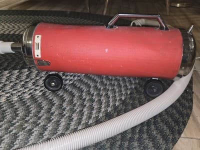 Working Vintage Canadian Electrolux Red Canister Vacuum Complete Set - Thumbnail 3