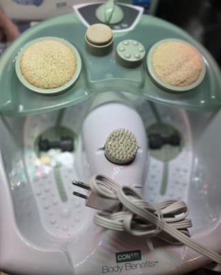 Conair Body Benefits whirlpool massaging Foot Spa Model FB12 - Thumbnail 3