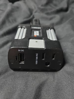 Black and Decker Car Charger adapter 100W 8A Power Inverter 5V DC to 115V - Thumbnail 3