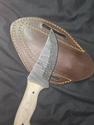 Beautiful Handmade Damascus Steel Knife with Leather Sheath! - Thumbnail 2