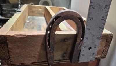 ANTIQUE HANDMADE FOLKART WOODEN CADDY W/HORSESHOE HANDLES & IRON EAGLE - Thumbnail 12