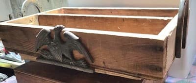 ANTIQUE HANDMADE FOLKART WOODEN CADDY W/HORSESHOE HANDLES & IRON EAGLE - Thumbnail 4