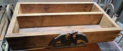 ANTIQUE HANDMADE FOLKART WOODEN CADDY W/HORSESHOE HANDLES & IRON EAGLE - Thumbnail 2