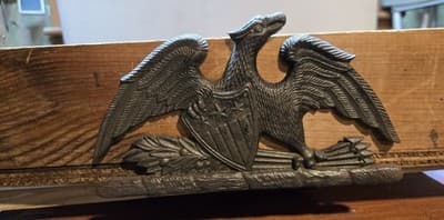 ANTIQUE HANDMADE FOLKART WOODEN CADDY W/HORSESHOE HANDLES & IRON EAGLE - Thumbnail 9