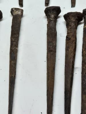 Hand Tuned Nails Lot Of 26 From An 1800s Barn In Wellesley, Ma - Thumbnail 7