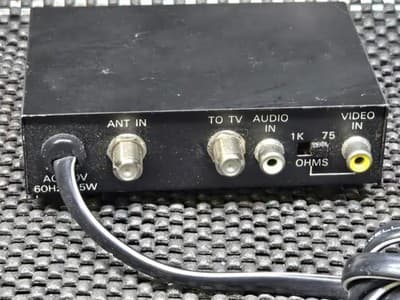 RECOTON RF Modulator V647 Builtin Power Cord - Thumbnail 3
