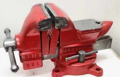 Vintage C 43-1/2 Columbian- 3 1/2" Jaw Swivel Bench Vise W/Anvil & Pipe Clamps - Thumbnail 5