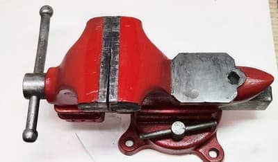 Vintage C 43-1/2 Columbian- 3 1/2" Jaw Swivel Bench Vise W/Anvil & Pipe Clamps - Thumbnail 15