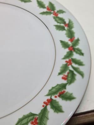VINTAGE Crown Ming 27 PIECE Plates Set Holly Holiday Fine China Festive - Thumbnail 7