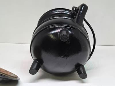 Cast iron Cauldron w. Lid and Handles,Perfect For Smudging, Incense Burner - Thumbnail 6