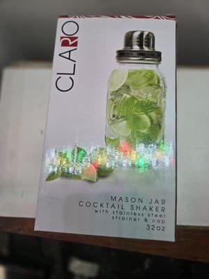 Claro Cocktail Shaker Mason Jar W/Stainless Strainer & Cap 32oz