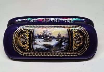 Russian Lacquer eyeglass case, Fedoskino miniature painting style