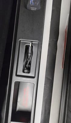 Anki Drive starter kit Complete With 2 Cars - Thumbnail 3