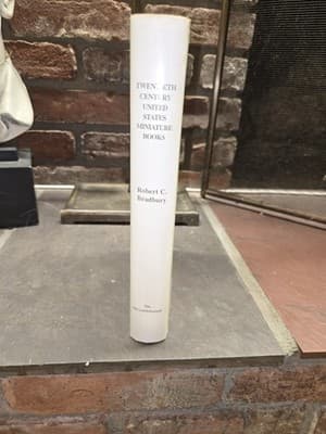 TWENTIETH CENTURY U.S. MINIATURE BOOKS - Robert C. Bradbury-RARE 1st Edition - Thumbnail 7