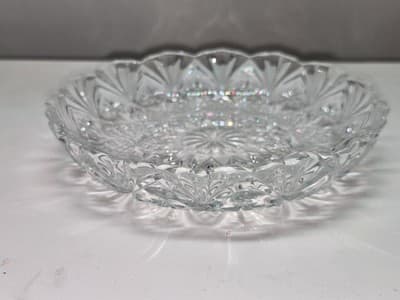VINTAGE HEAVY CUT CRYSTAL GLASS BOWL INTRICATE PATTERN SCALLOP EDGE - Thumbnail 3