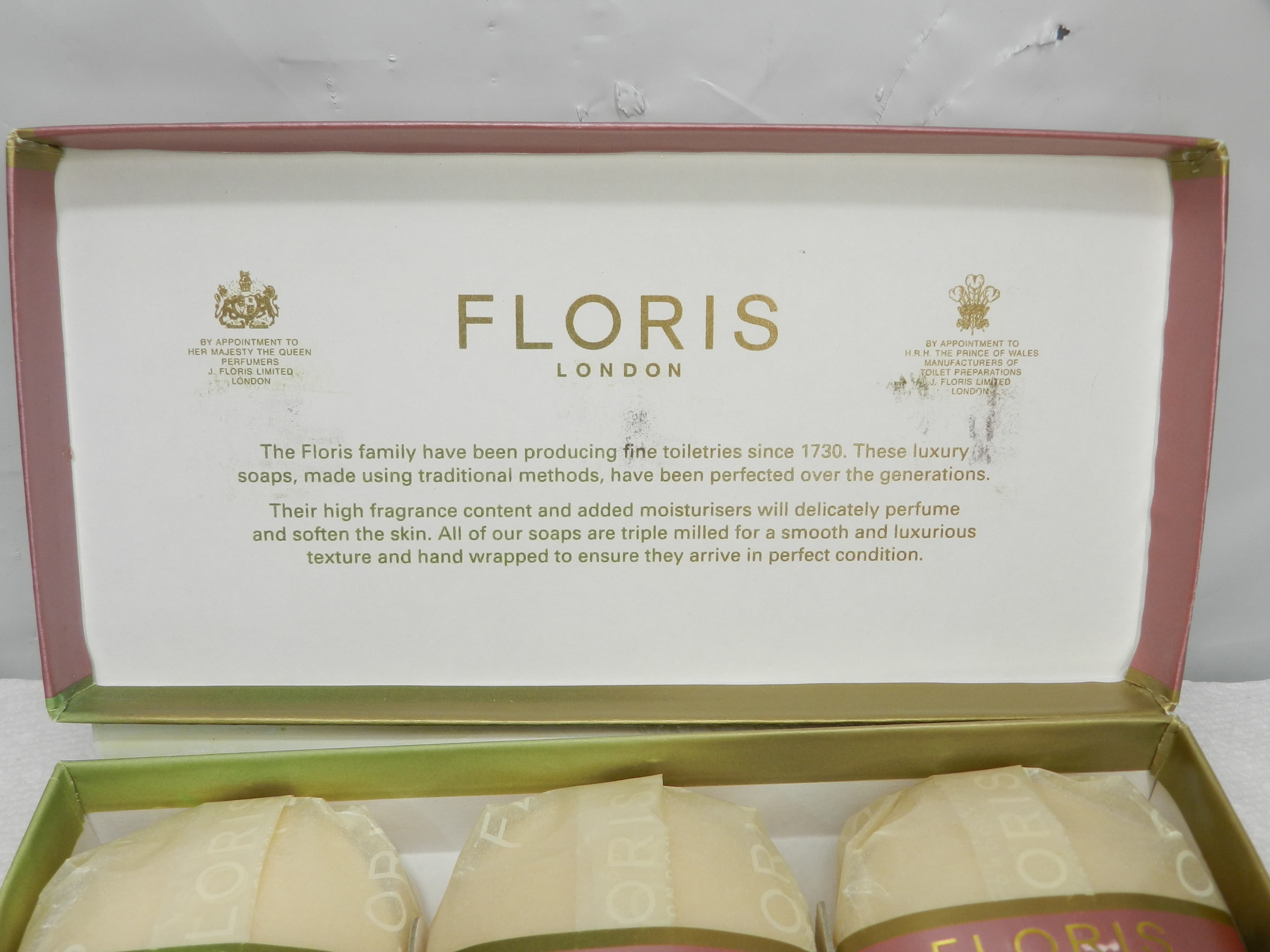 Floris London China Rose Bouquet Triple Milled Luxury Hand Soap 3 x 2.64 oz N60J - Thumbnail 3