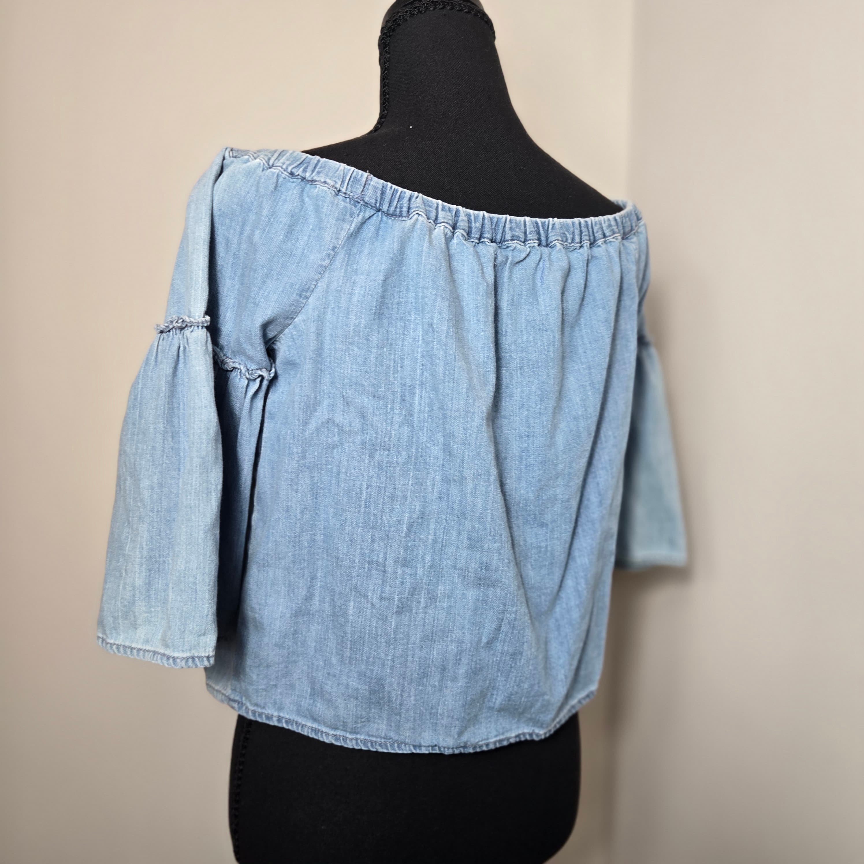 Denim Off-Shoulder Top with 3/4 Sleeves - Thumbnail 5