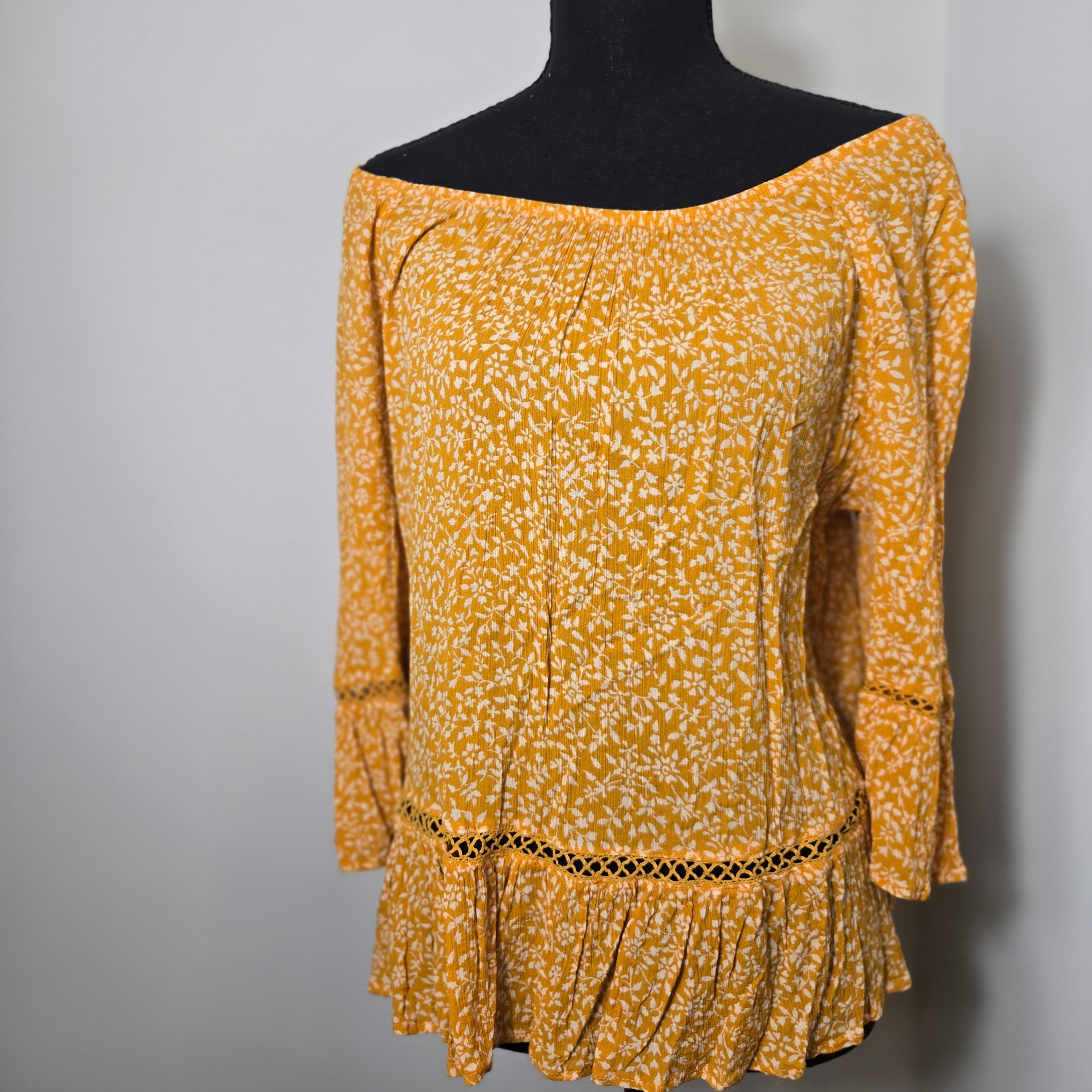 Democracy Off-Shoulder Floral Blouse Size M