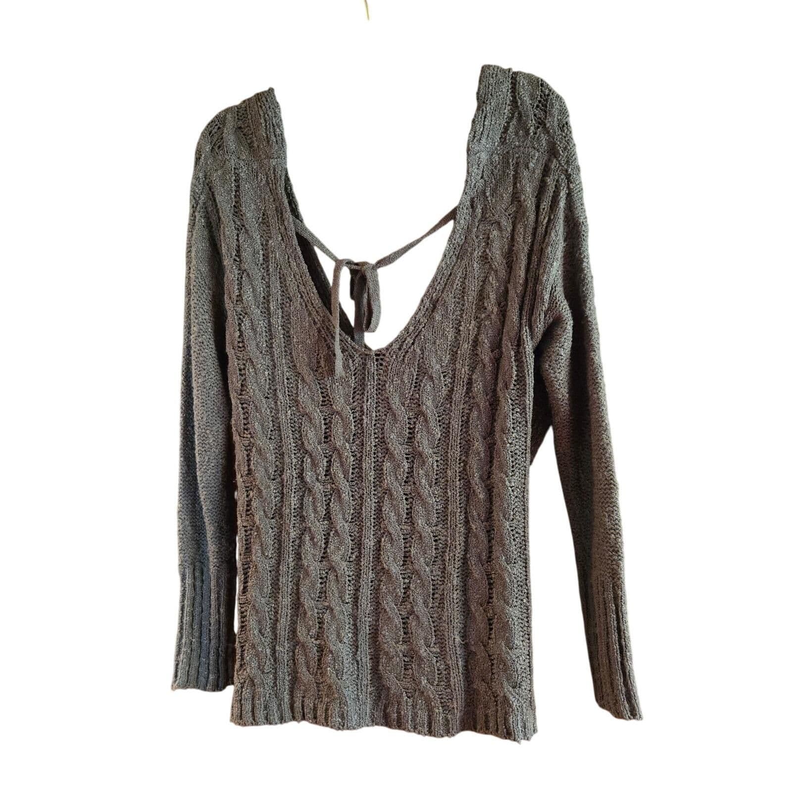 **🌟 Gently Used onethread Sweater - Size Medium 🌟** - Thumbnail 4