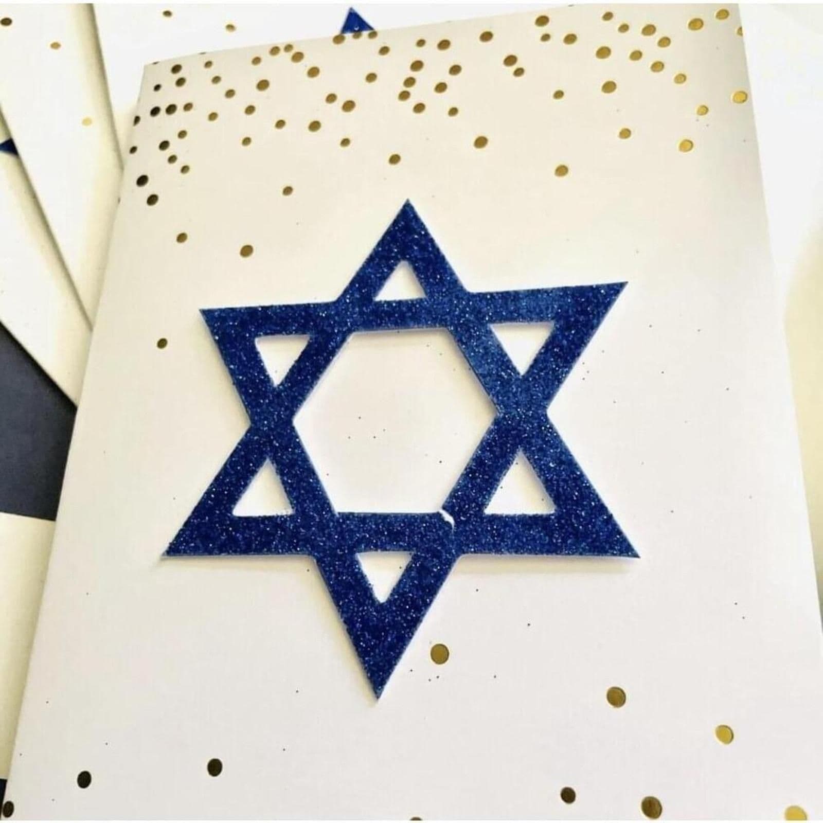 C.R. Gibson Happy Hanukkah Glitter & Metallic Gold 15-Cards & Envelopes - Thumbnail 6