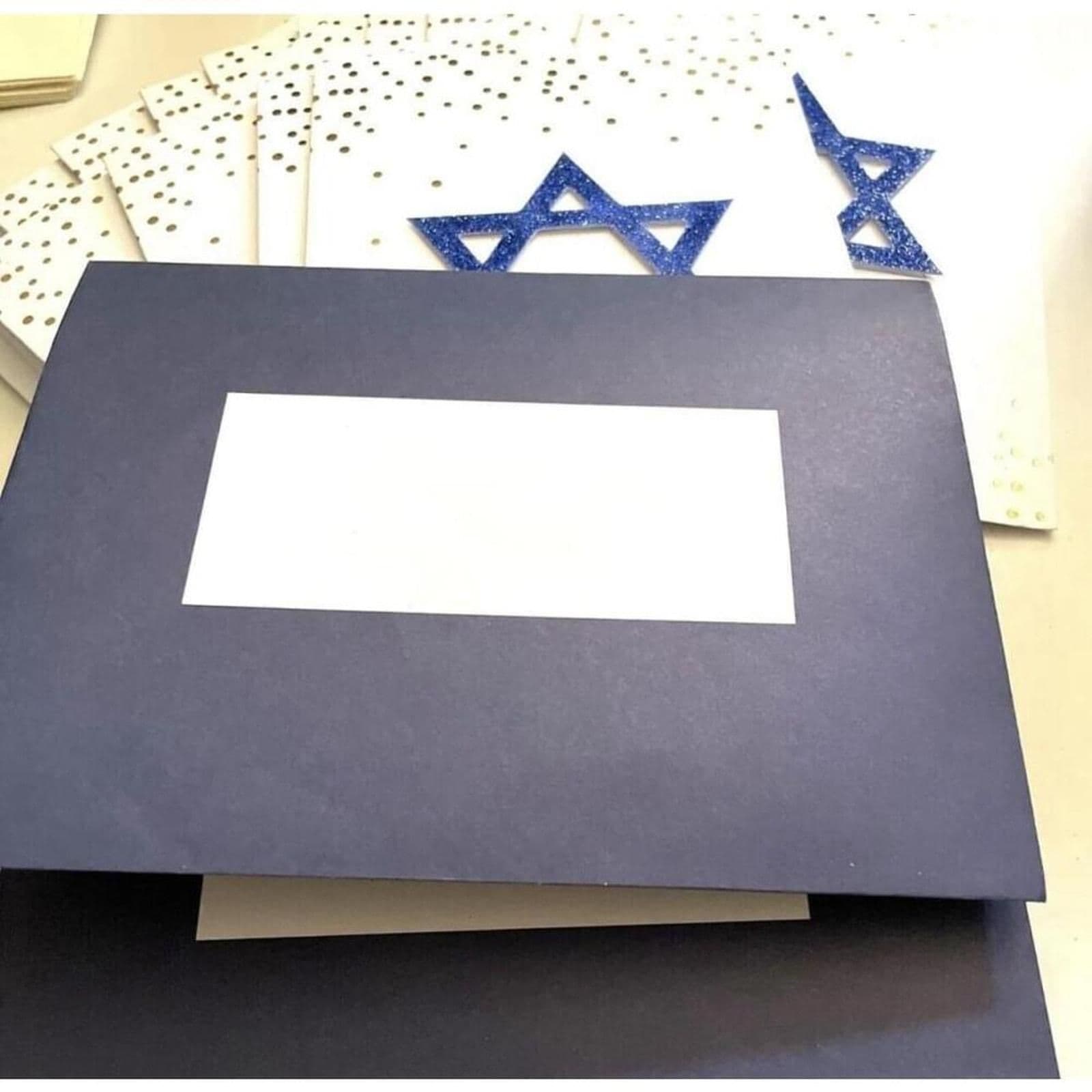 C.R. Gibson Happy Hanukkah Glitter & Metallic Gold 15-Cards & Envelopes - Thumbnail 8