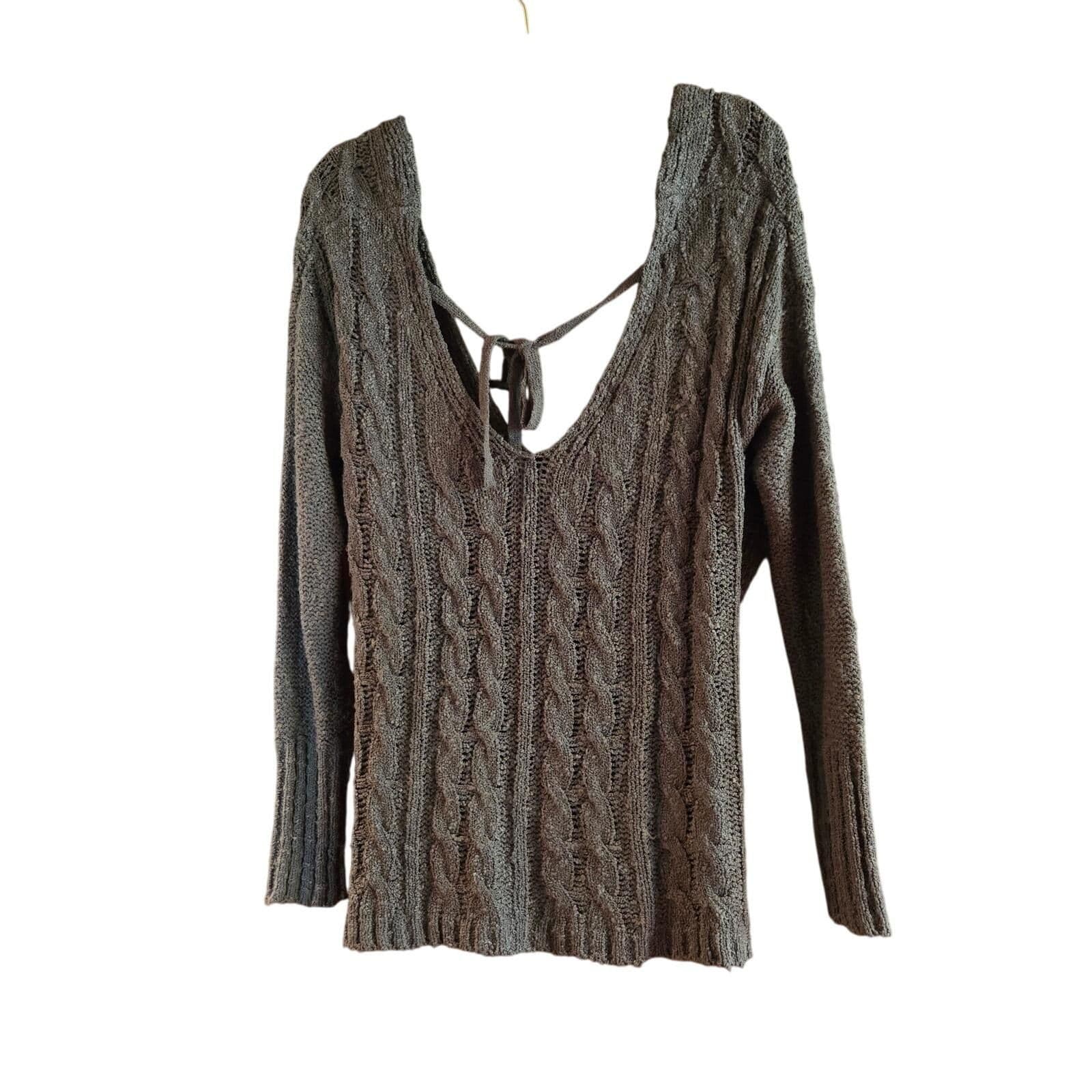 **🌟 Gently Used onethread Sweater - Size Medium 🌟** - Thumbnail 5