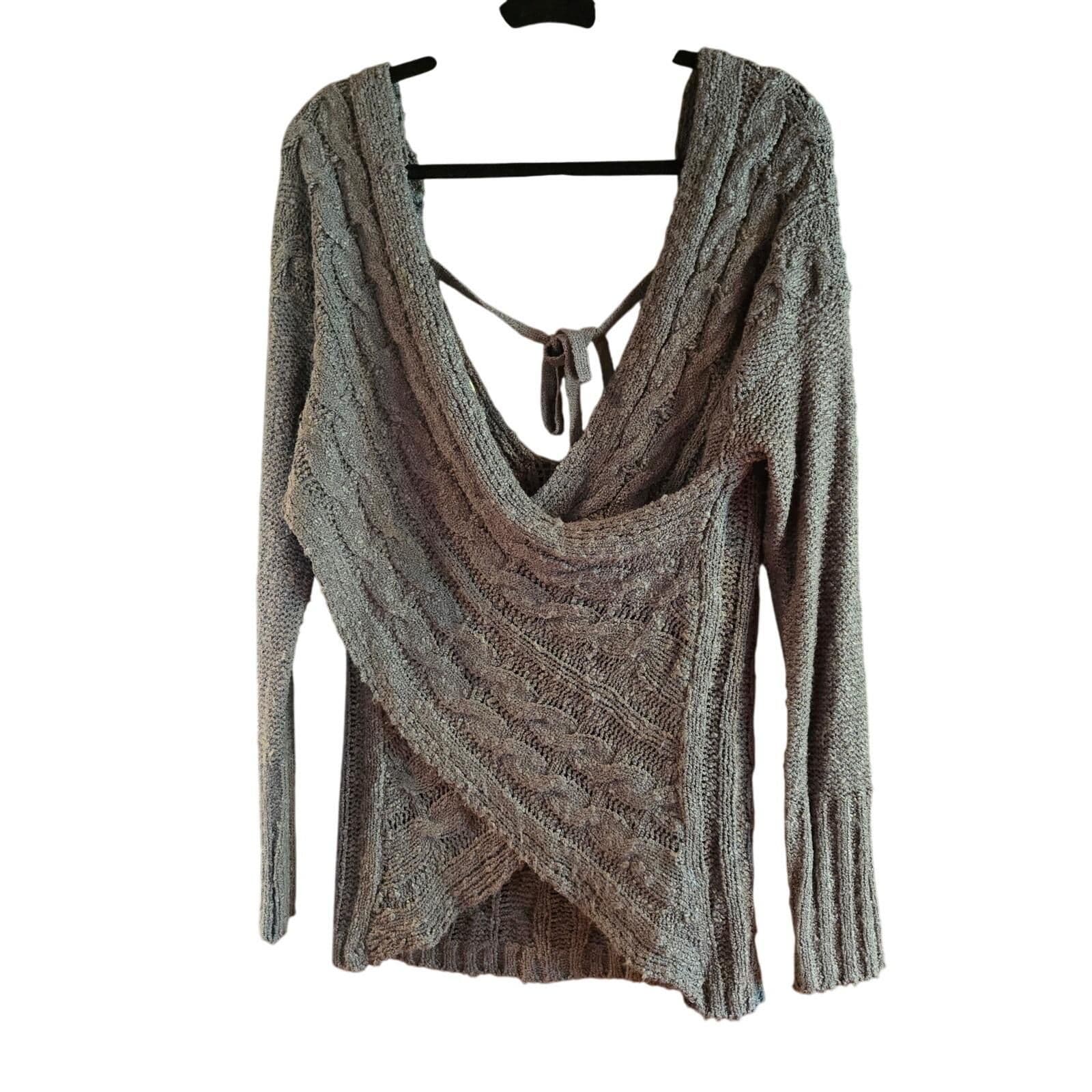**🌟 Gently Used onethread Sweater - Size Medium 🌟** - Thumbnail 2