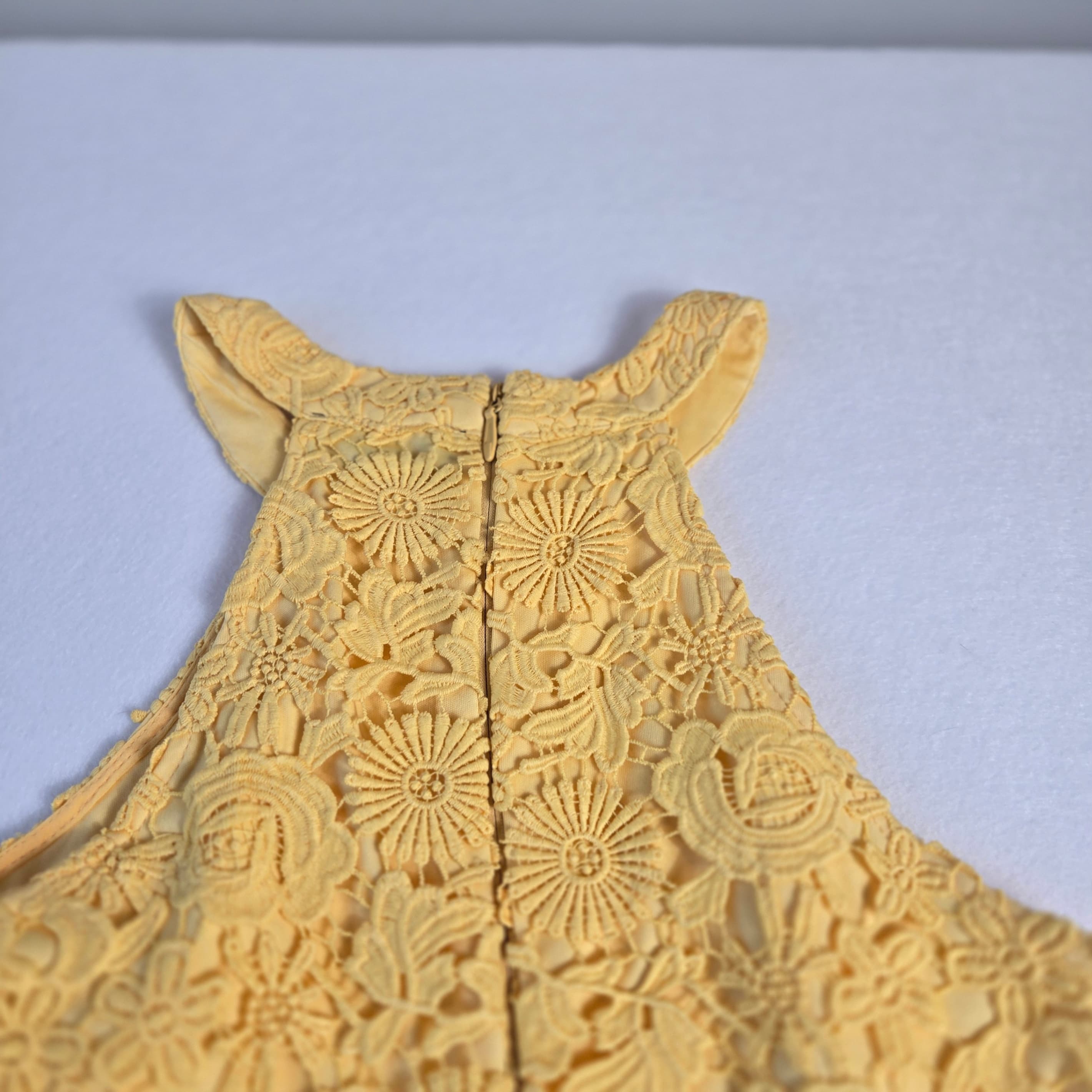 Lulus Yellow Lace Dress Size S - Thumbnail 2