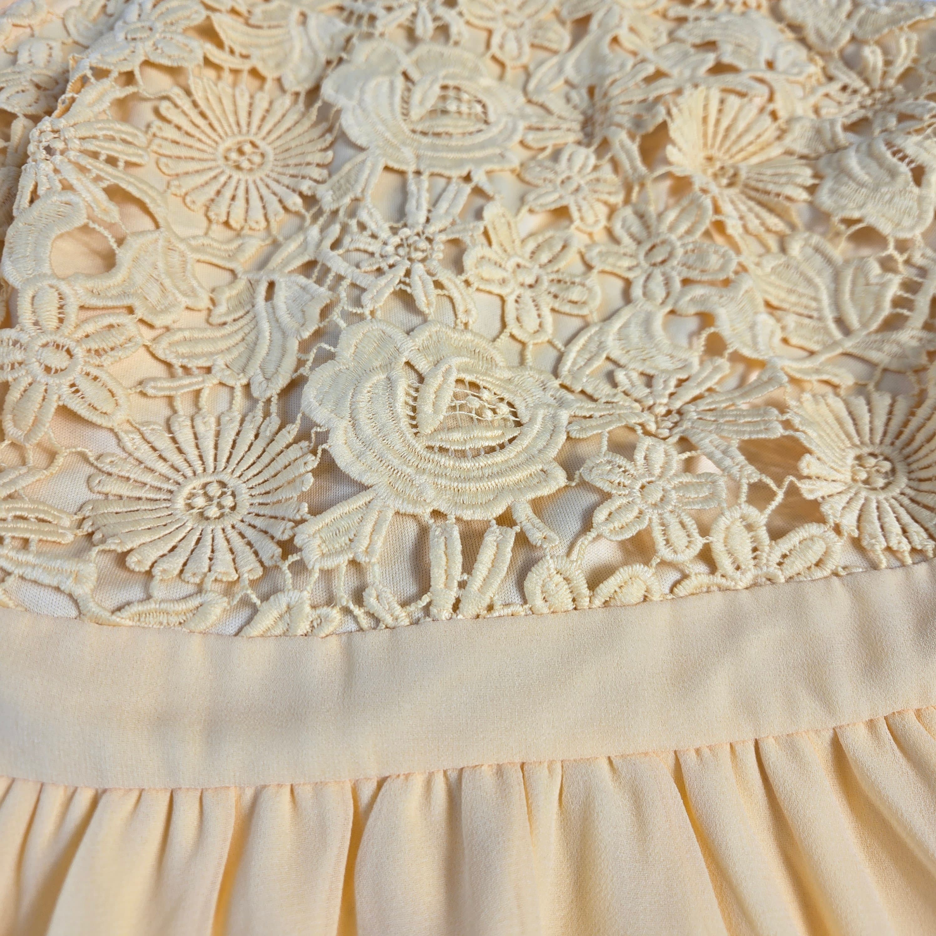 Lulus Yellow Lace Dress Size S - Thumbnail 9