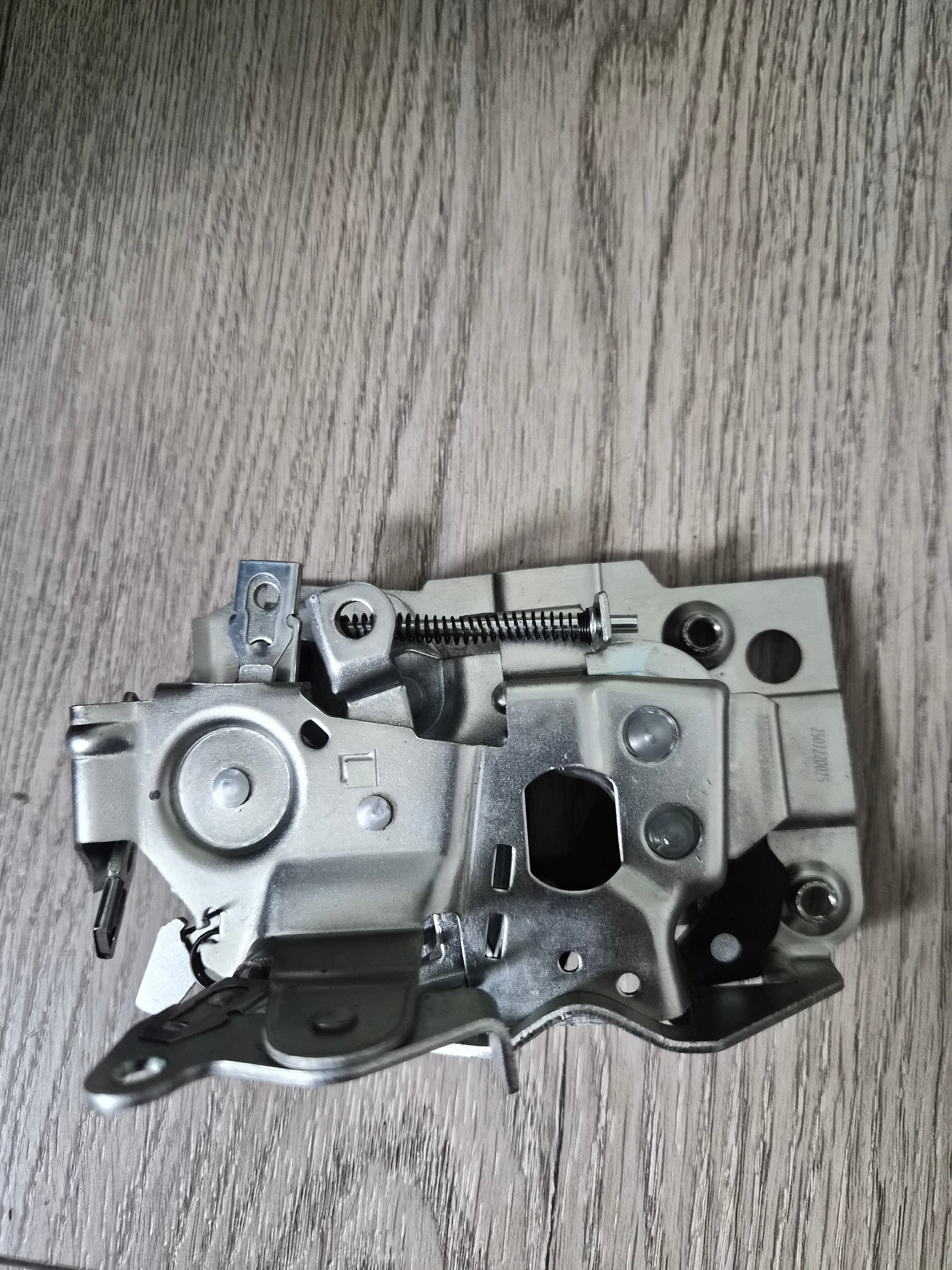 Chevy/GMC Truck door latch actuator c/k1500 Suburban Yukon Escallade 1985-2002 - Thumbnail 4