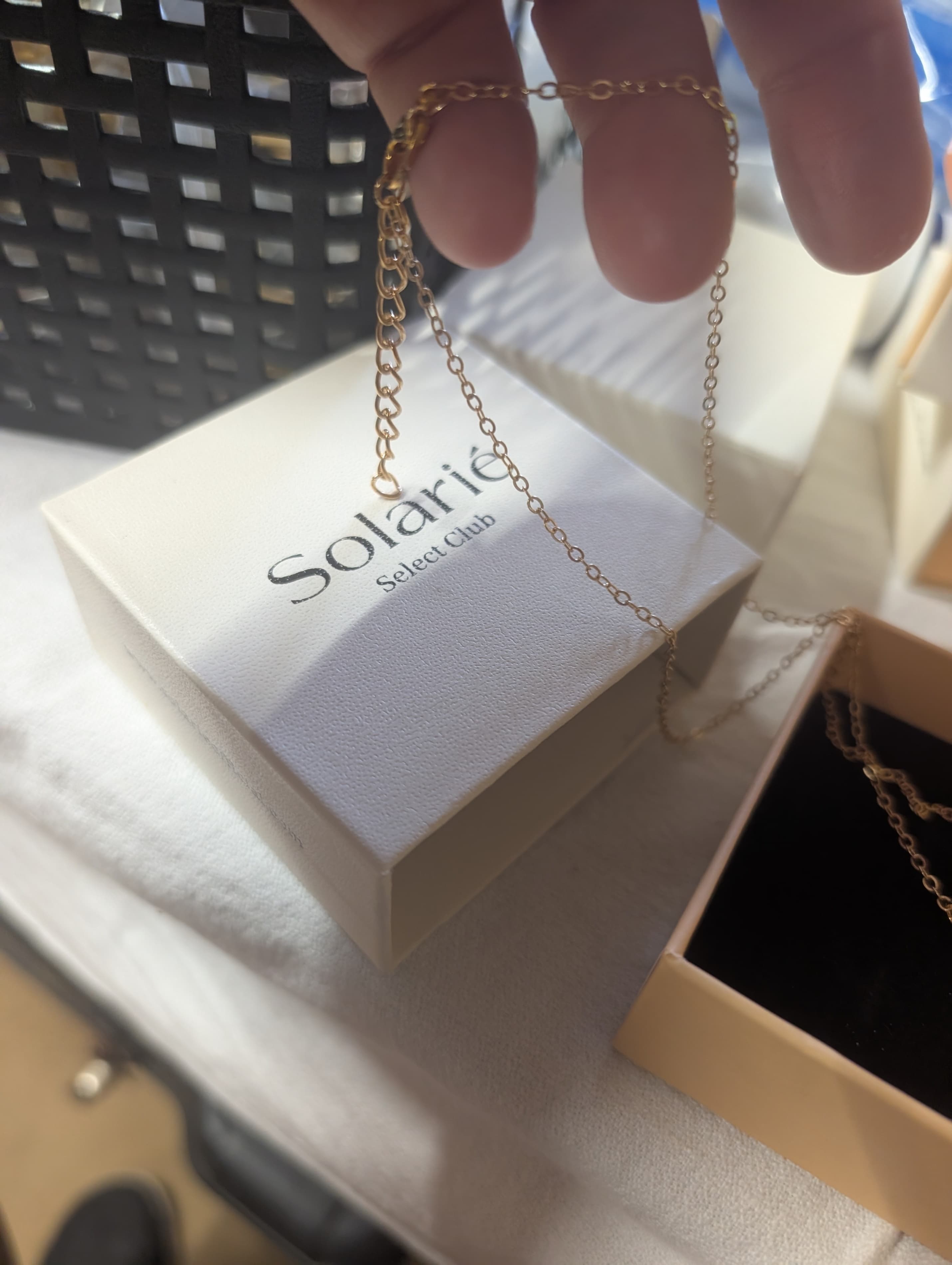 Solarie Gold Necklace with Crystal Pendant - Thumbnail 3