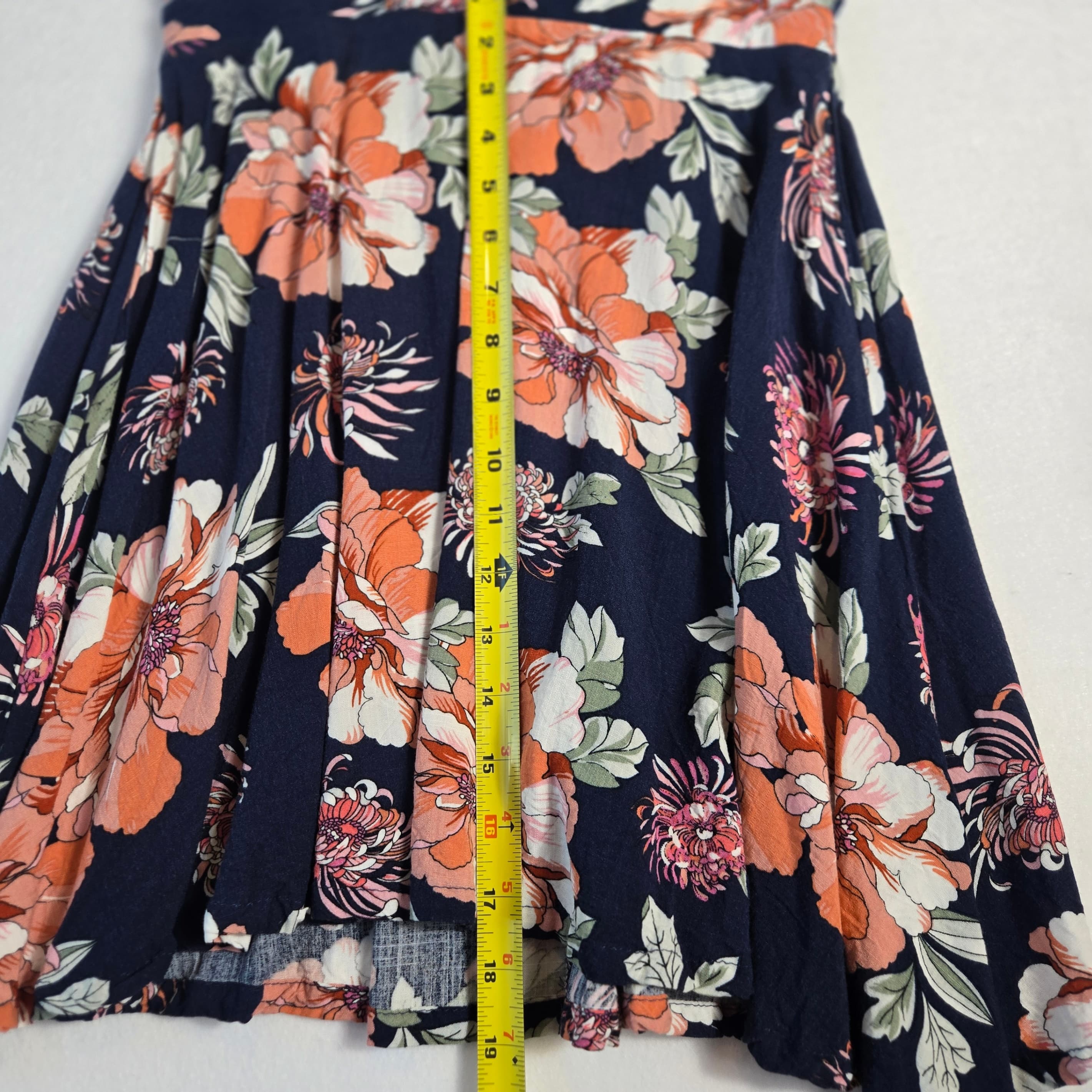 Lulus Floral V-Neck Dress with Short Sleeves Size S - Thumbnail 5