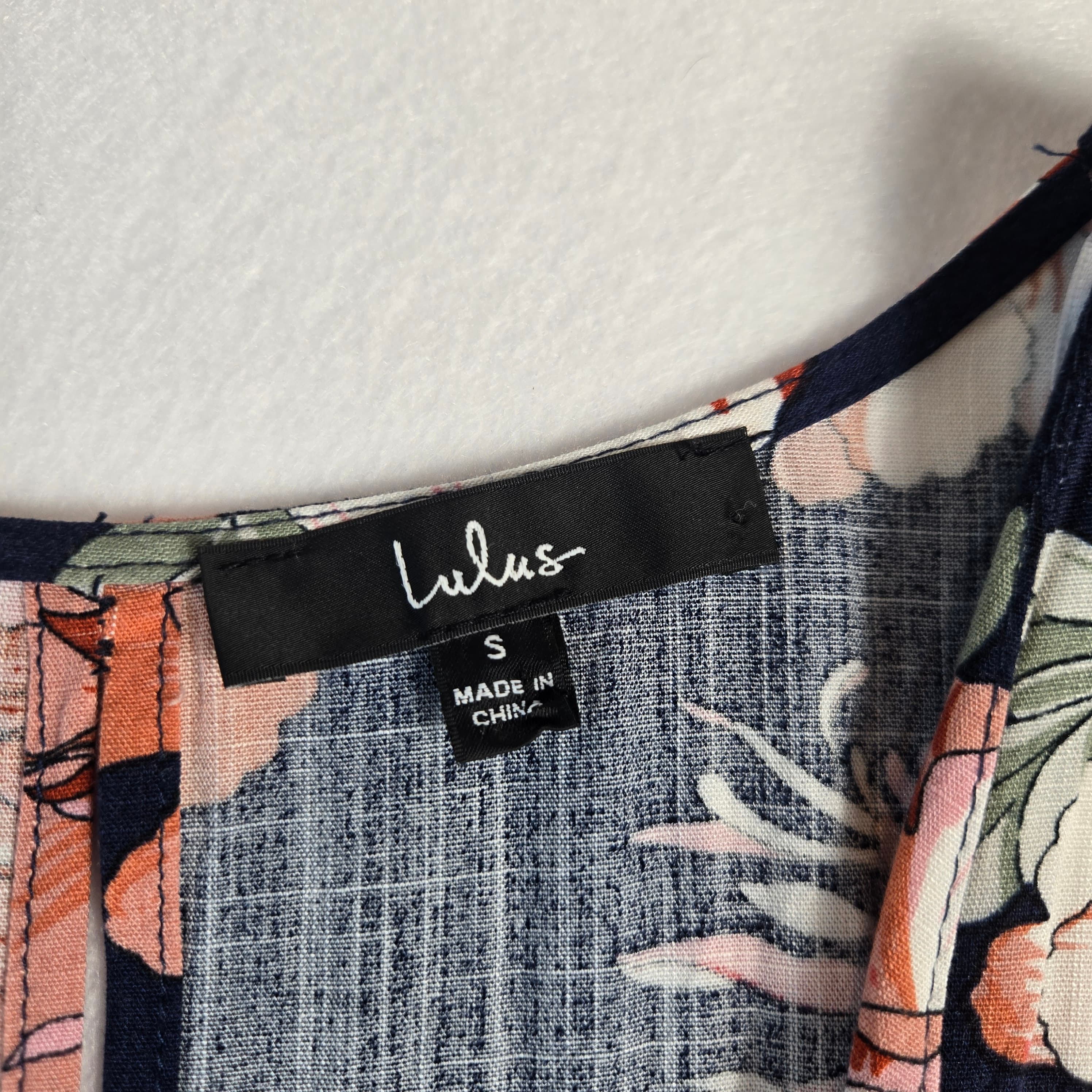 Lulus Floral V-Neck Dress with Short Sleeves Size S - Thumbnail 6
