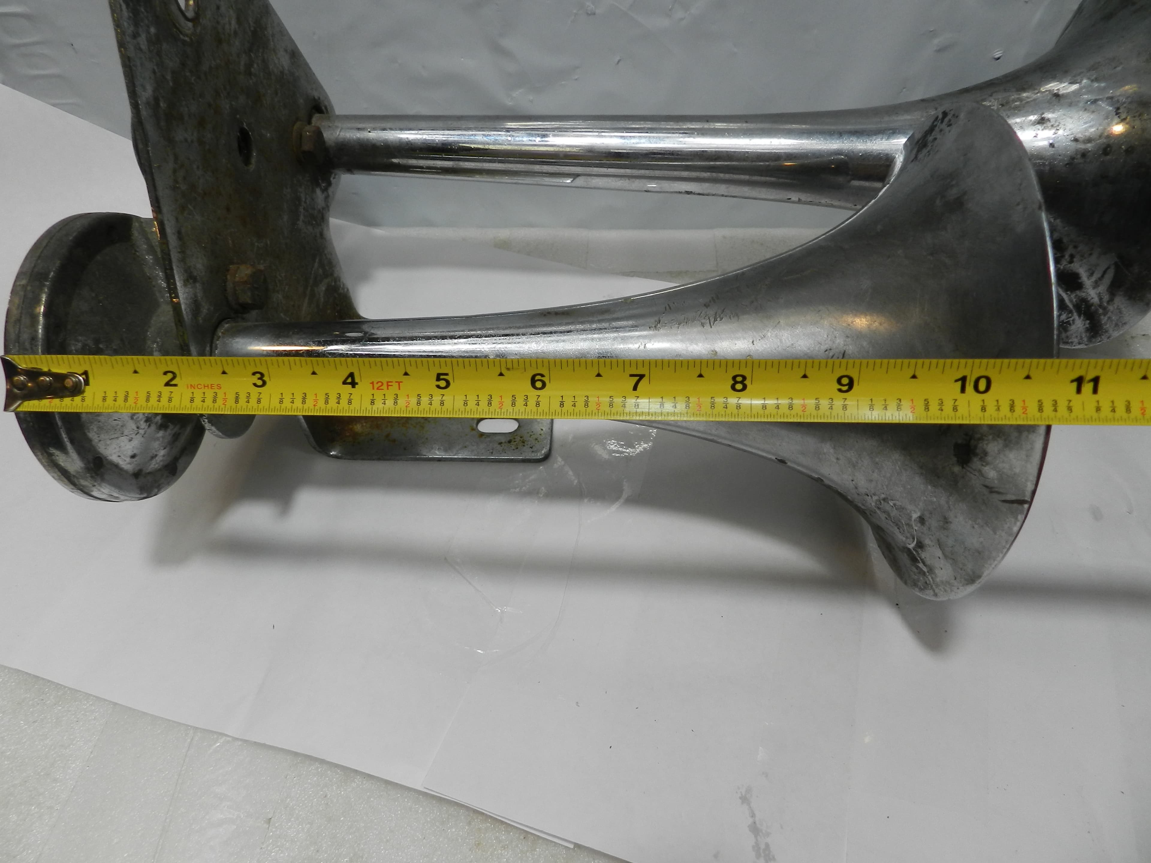 Vintage Dual Trumpet Air Horn with Mounting Bracket N93J - Thumbnail 10