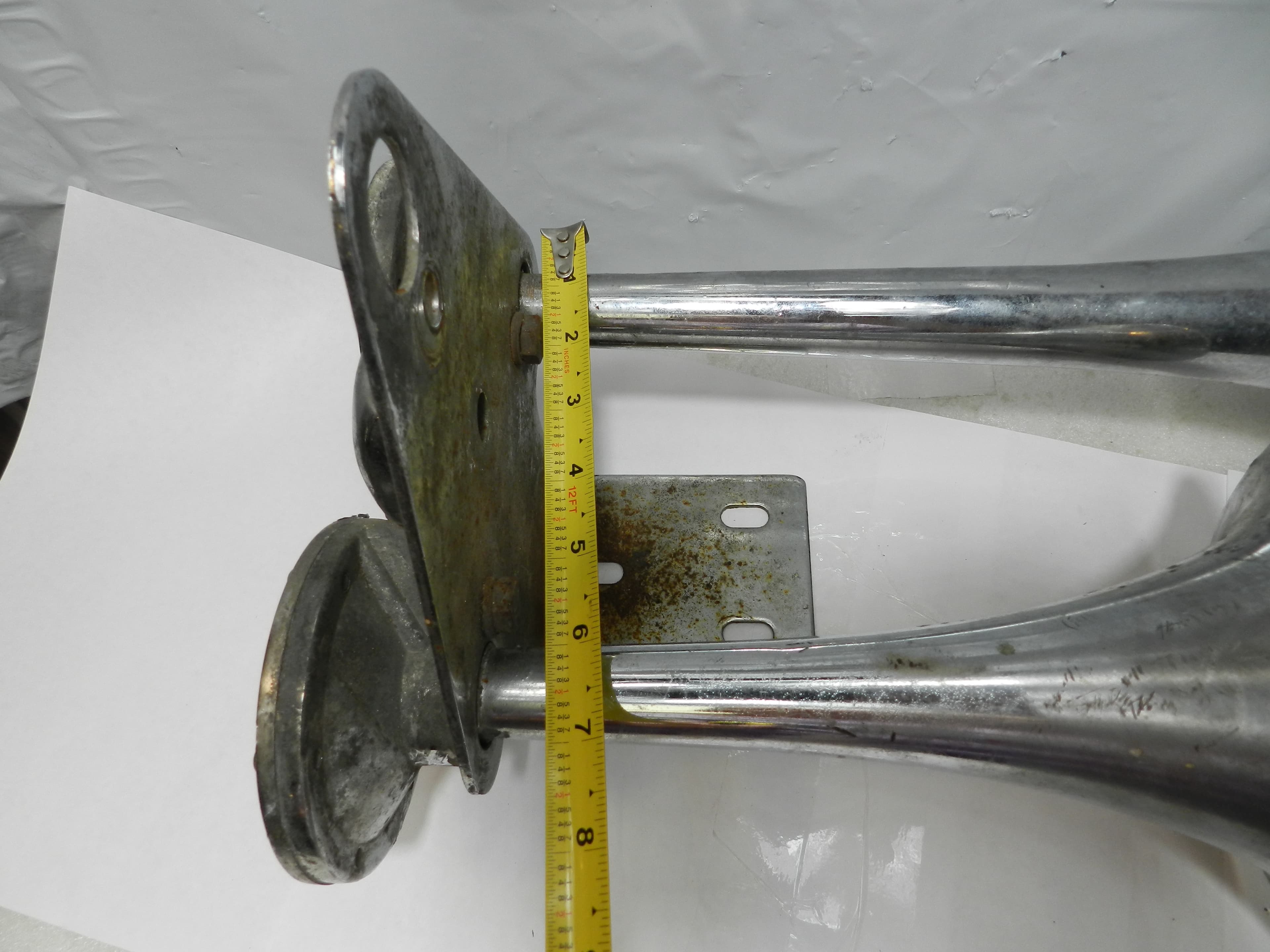 Vintage Dual Trumpet Air Horn with Mounting Bracket N93J - Thumbnail 11
