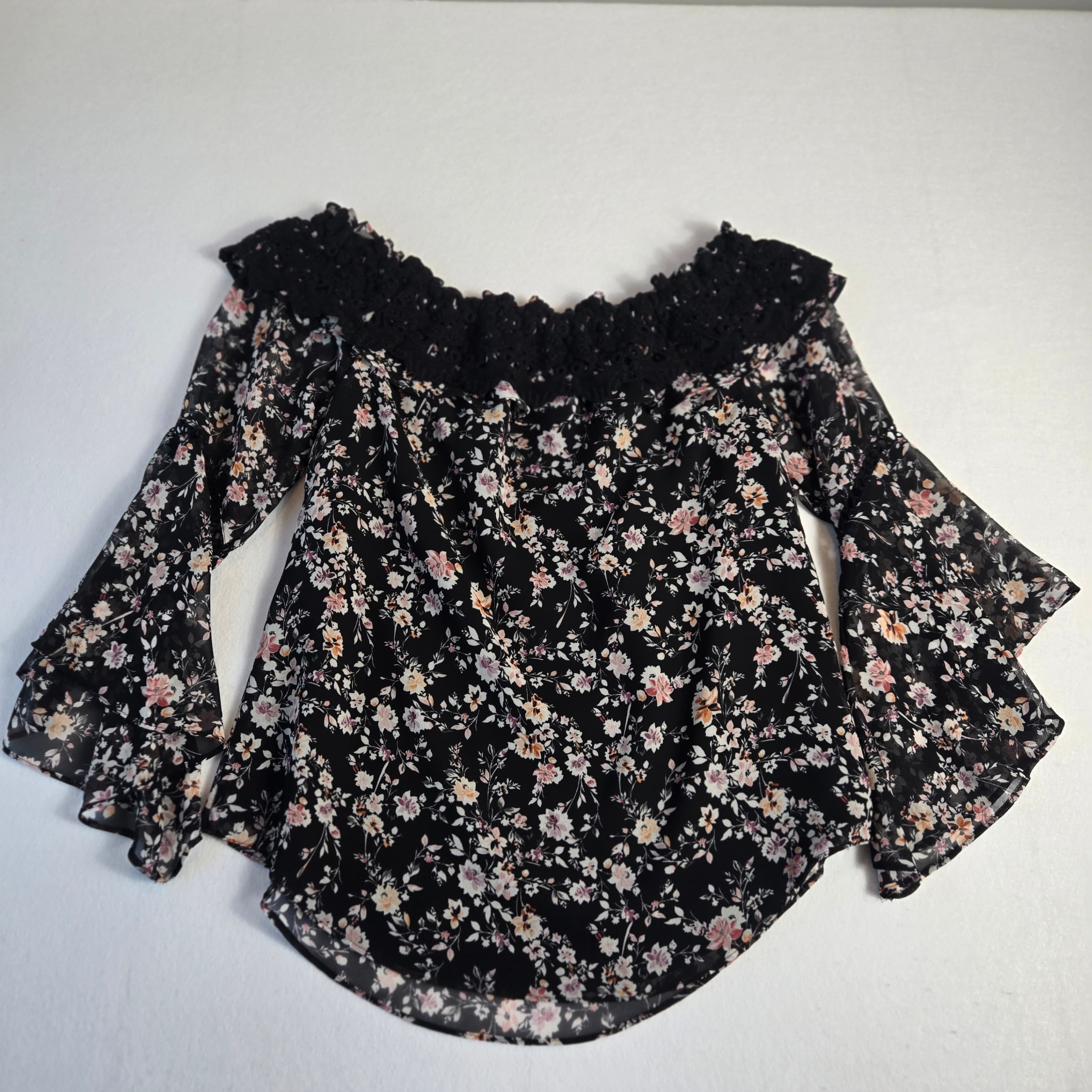 White House Black Market Floral Off-Shoulder Top NWT Size SP - Thumbnail 2