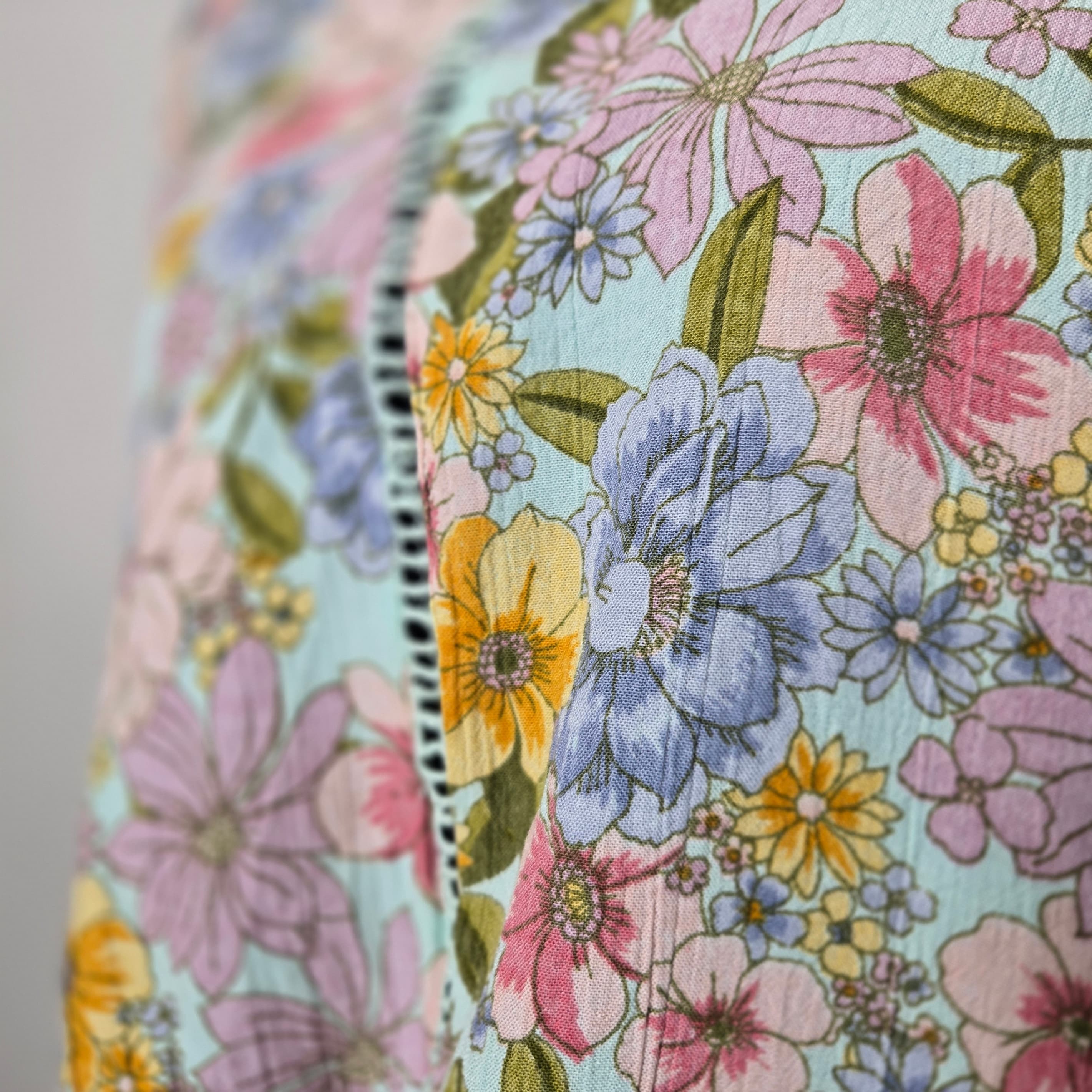 Angie Floral Long Sleeve Blouse with Lace Detail - Thumbnail 5