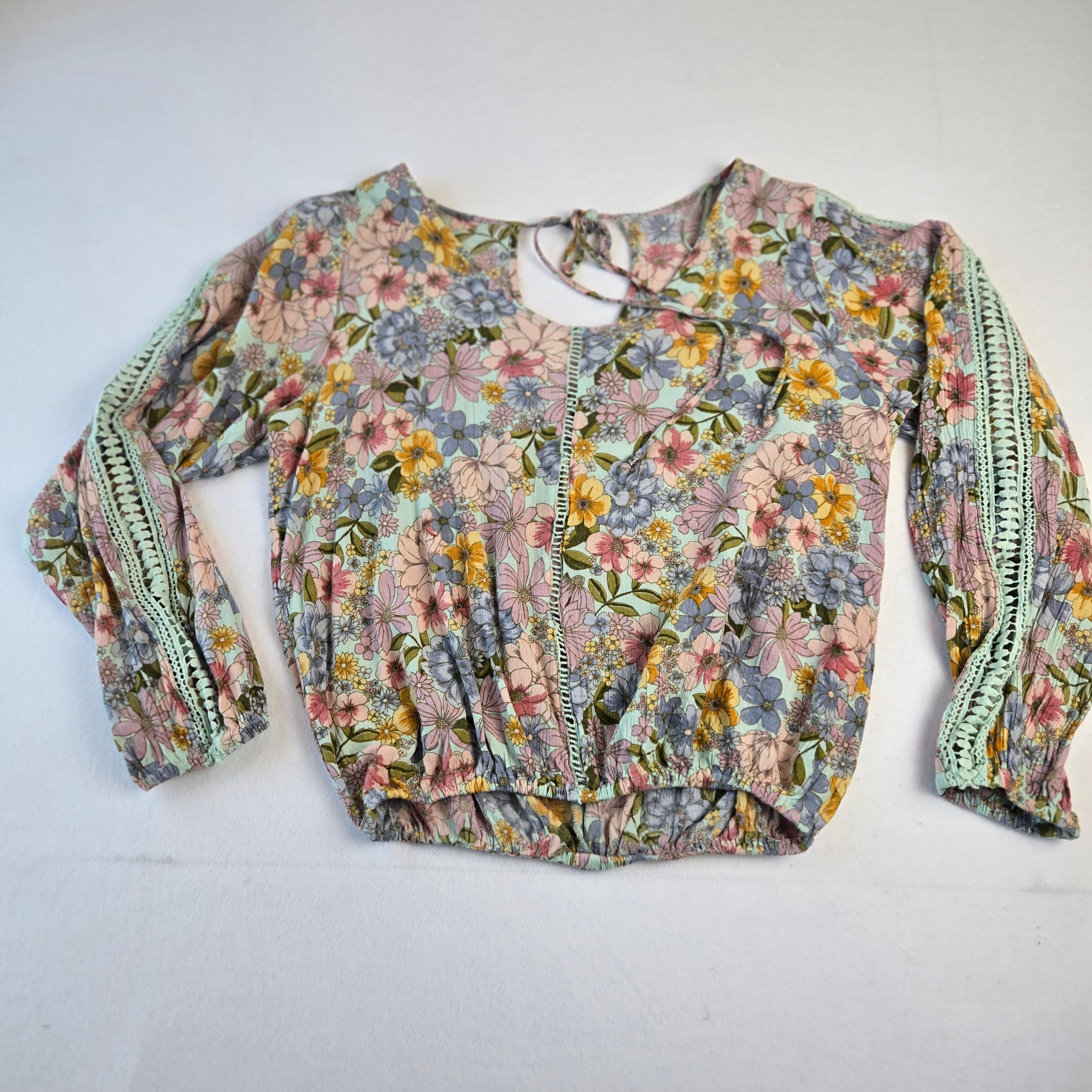 Angie Floral Long Sleeve Blouse with Lace Detail - Thumbnail 6