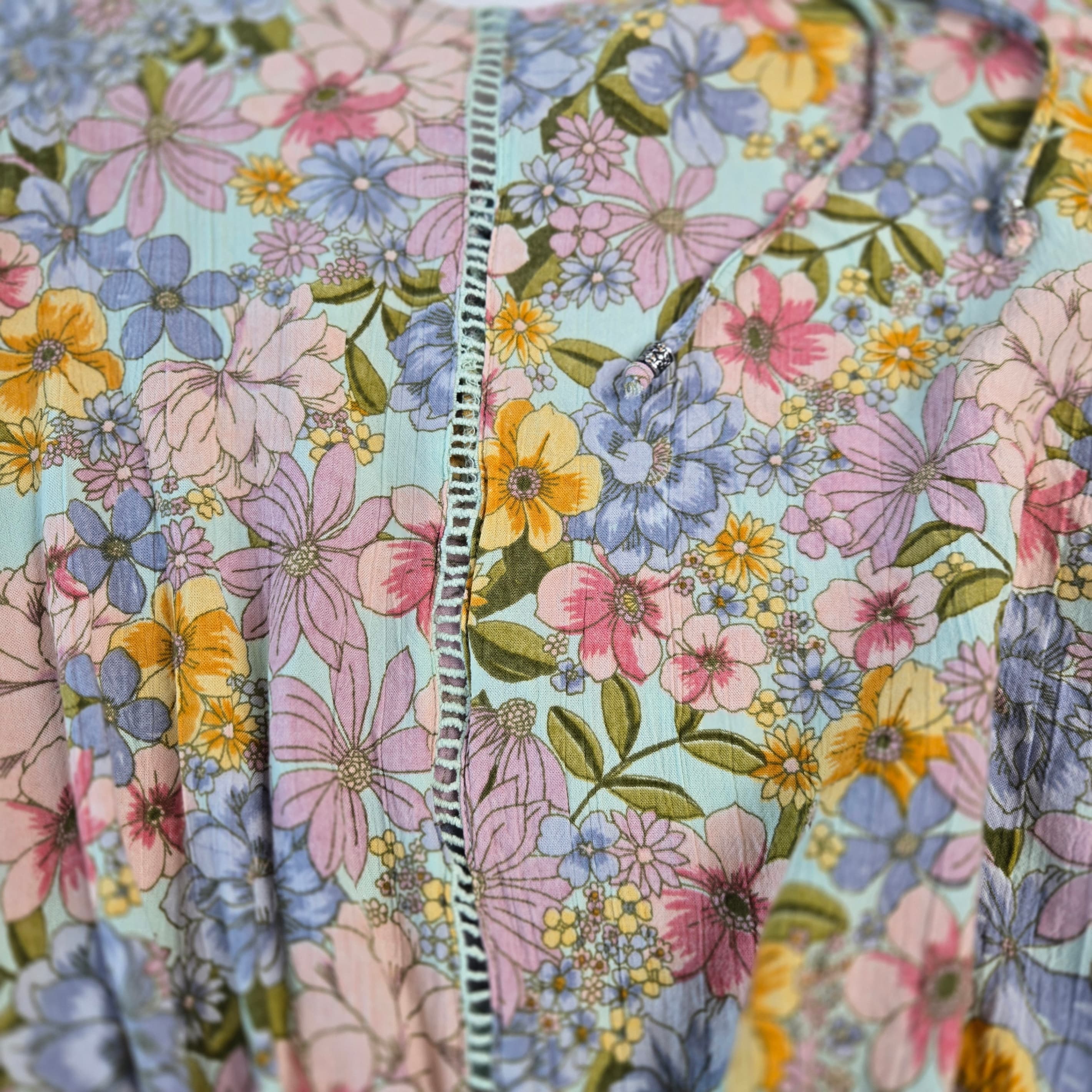 Angie Floral Long Sleeve Blouse with Lace Detail - Thumbnail 8