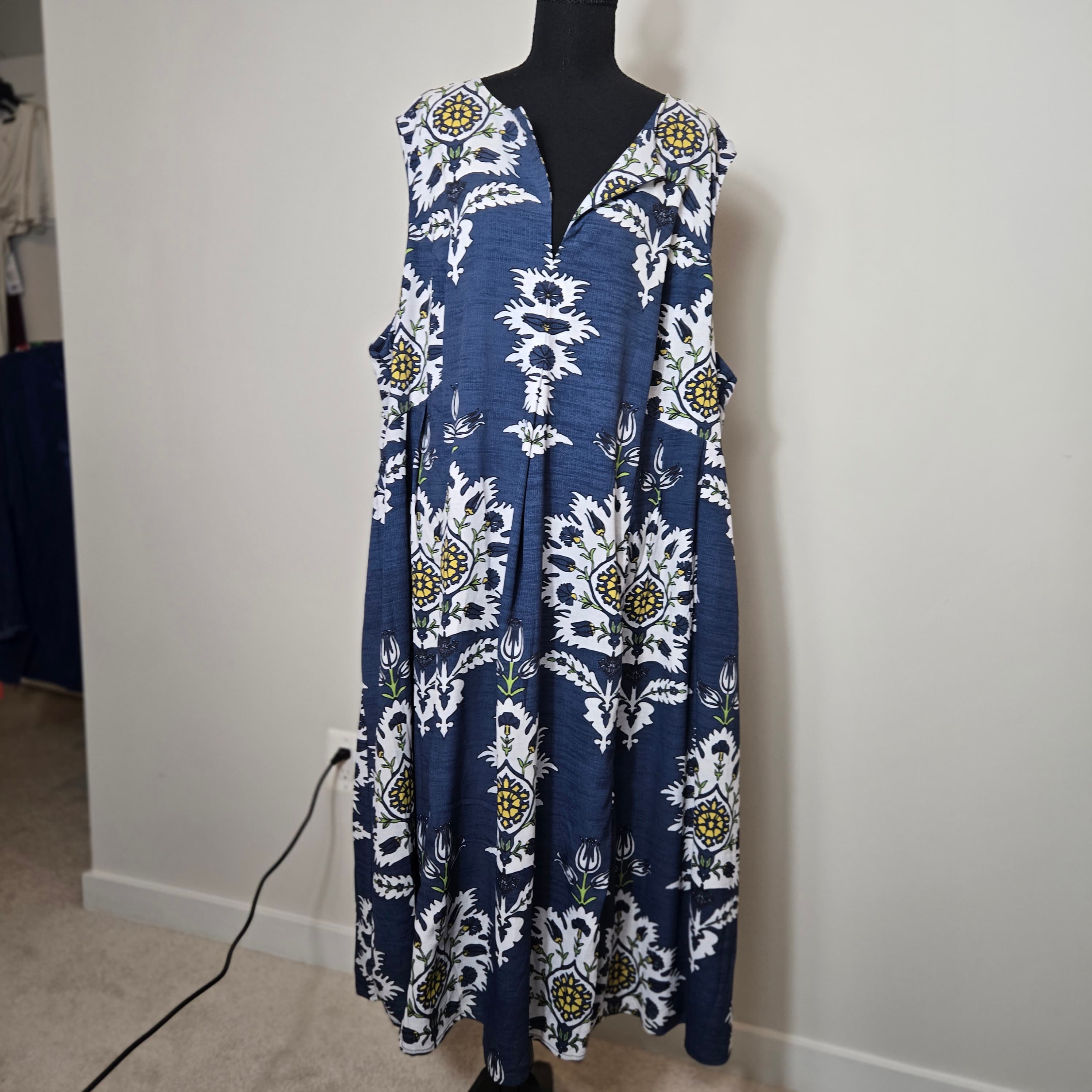 Floral Sleeveless Maxi Dress Blue White