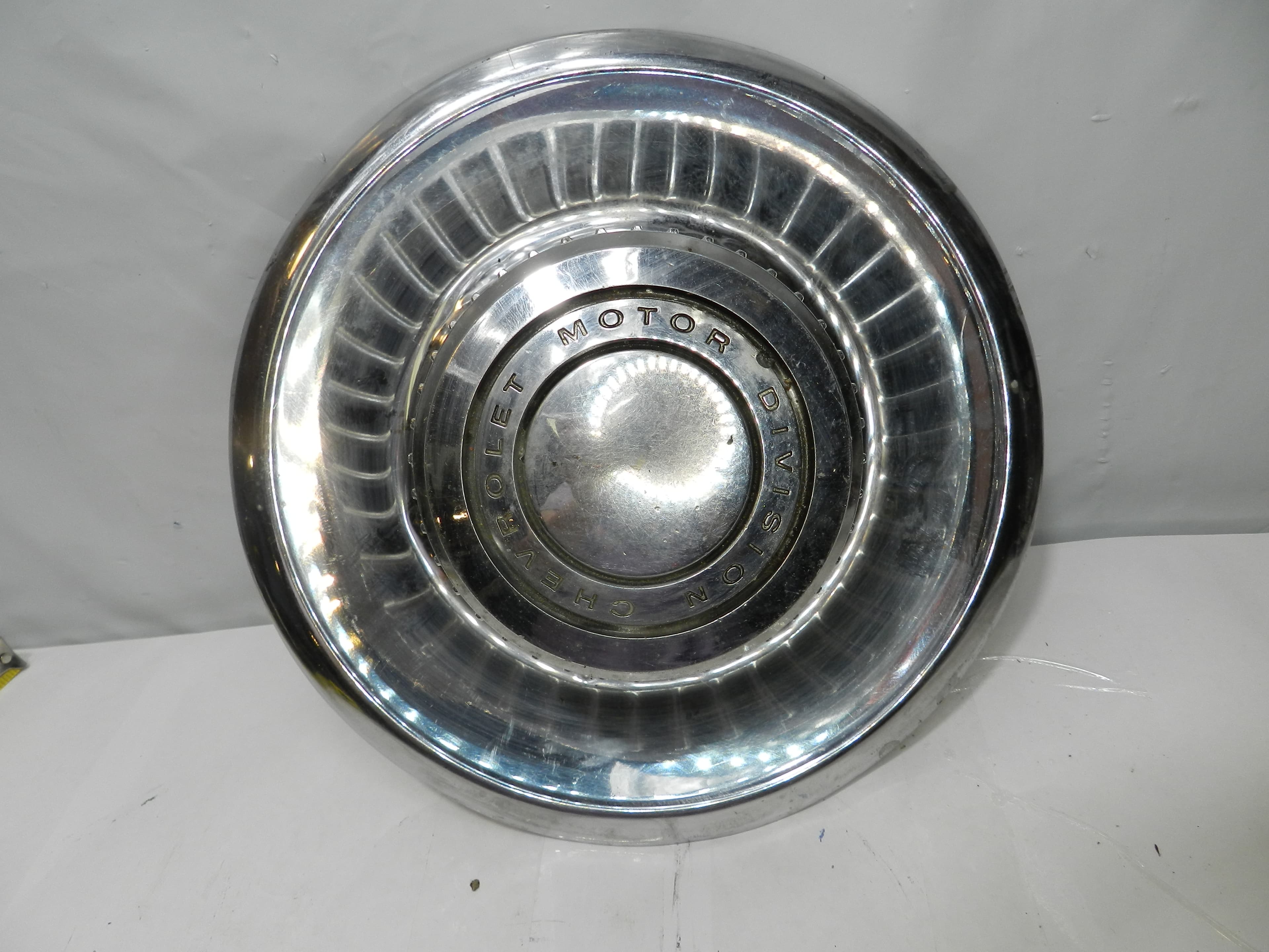 Chevrolet Vintage Chevrolet Rally Wheel Hubcap (N95J) - Thumbnail 3