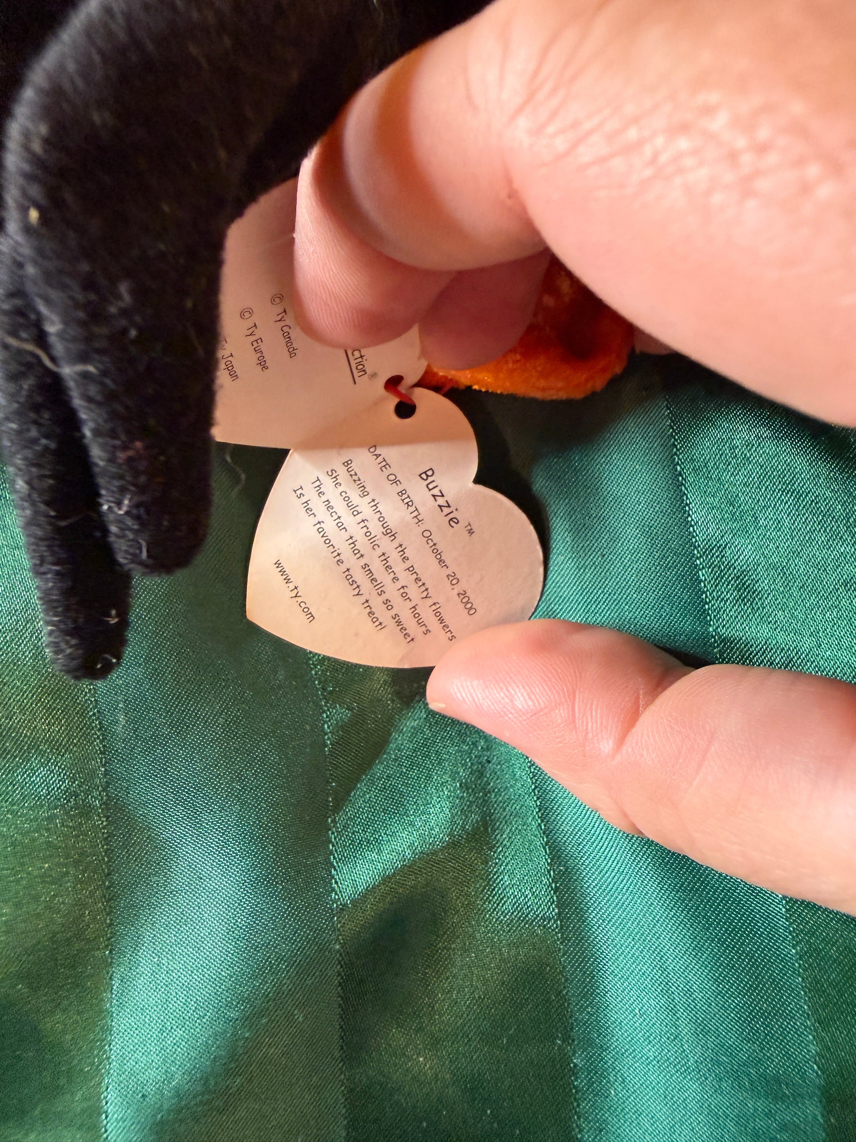 Ty Beanie Baby Buzzie the Bee Plush Toy - Thumbnail 2
