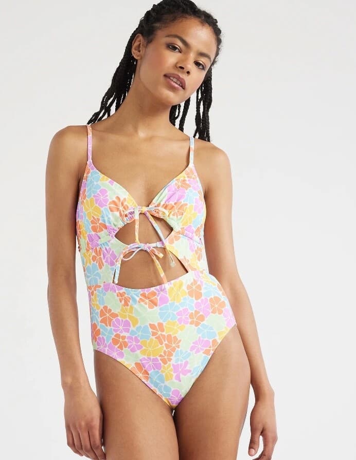 No Boundaries Juniors’ Cut-Out Floral One-Piece Swimsuit  Size M 7-9 - Thumbnail 2